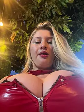 Snapshot of aurora_coldd chatting on November 12, 10:57 pm aurora coldd online show from November 12, 10:57 pm