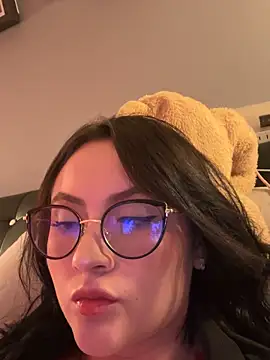 ValentinaOrtiz3 online show from April 22, 10:05 pm