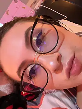 ValentinaOrtiz3 online show from March 24, 9:26 pm