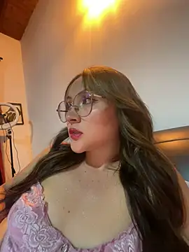 ValentinaOrtiz3 online show from February 18, 1:21 am