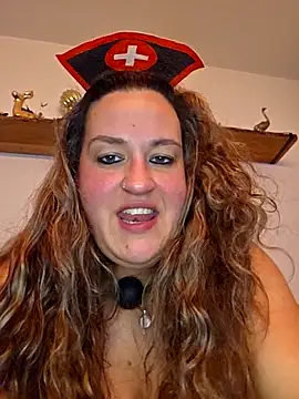 justtess online show from February 4, 9:43 pm