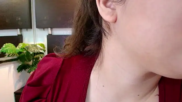 Snapshot of Marii_18 chatting on June 18, 4:22 am Marii 18 online show from June 18, 4:22 am