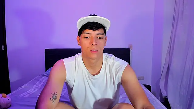  JacobMiller   online show from June 10, 9:38 pm