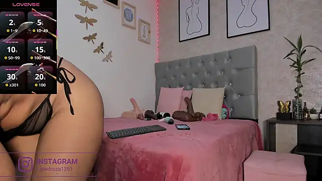 crystal beennz online show from December 23, 1:05 am