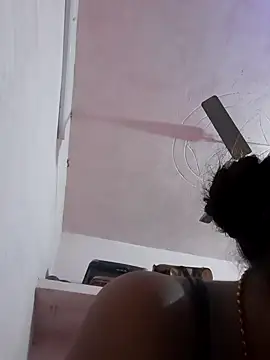 Snapshot of Hot_couple493 chatting on February 22, 11:13 pm Hot couple493 online show from February 22, 11:13 pm