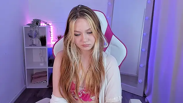 SweetieAngela online show from October 14, 1:45 pm