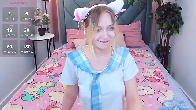 SweetieAngela online show from March 5, 9:27 am