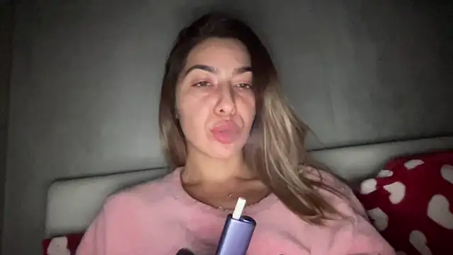 Snapshot of sarrah_rossy chatting on November 16, 10:46 pm sarrah rossy online show from November 16, 10:46 pm