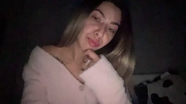 Snapshot of sarrah_rossy chatting on October 12, 8:54 pm sarrah rossy online show from October 12, 8:54 pm