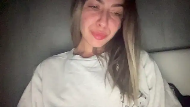 Snapshot of sarrah_rossy chatting on September 16, 8:32 pm sarrah rossy online show from September 16, 8:32 pm