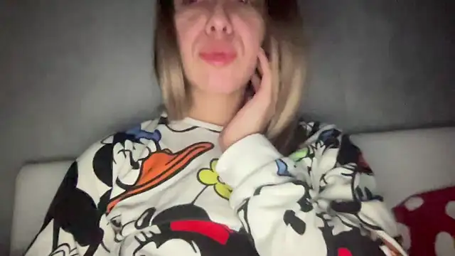 Snapshot of sarrah_rossy chatting on November 23, 10:31 pm sarrah rossy online show from November 23, 10:31 pm