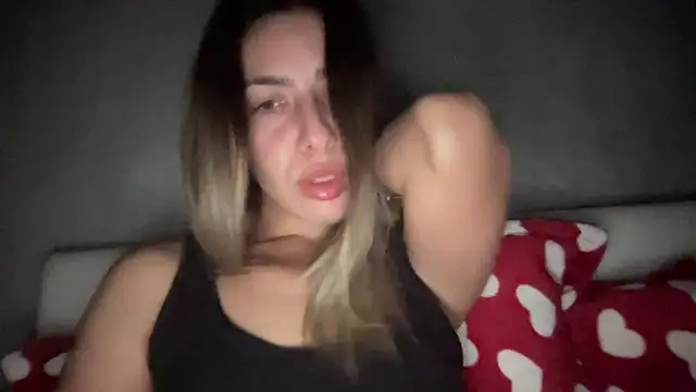 Snapshot of sarrah_rossy chatting on October 25, 9:37 pm sarrah rossy online show from October 25, 9:37 pm