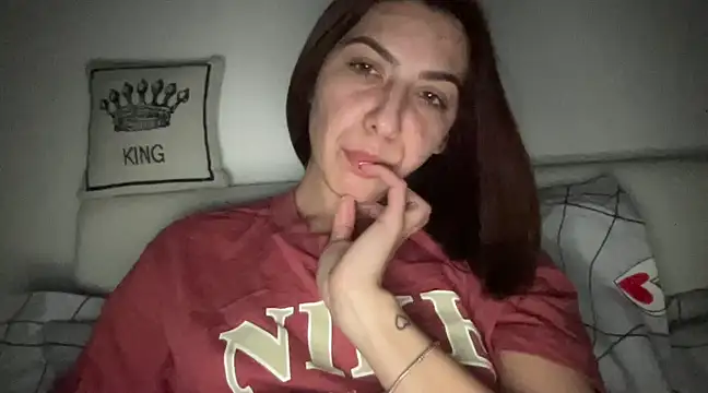 Snapshot of sarrah_rossy chatting on March 8, 10:45 pm sarrah rossy online show from March 8, 10:45 pm