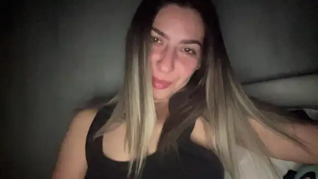 Snapshot of sarrah_rossy chatting on September 15, 9:26 pm sarrah rossy online show from September 15, 9:26 pm