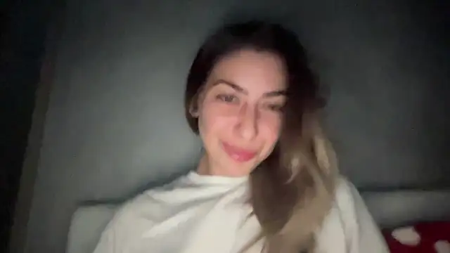 Snapshot of sarrah_rossy chatting on November 8, 10:24 pm sarrah rossy online show from November 8, 10:24 pm