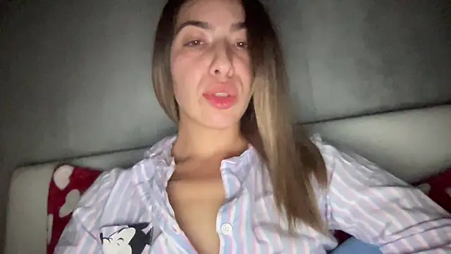 Snapshot of sarrah_rossy chatting on November 14, 10:57 pm sarrah rossy online show from November 14, 10:57 pm