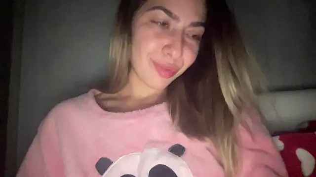 Snapshot of sarrah_rossy chatting on November 4, 9:18 pm sarrah rossy online show from November 4, 9:18 pm