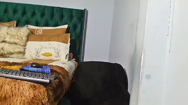 victora3 online show from March 21, 12:09 pm