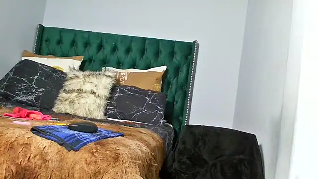 Snapshot of victora3 chatting on February 23, 1:33 pm victora3 online show from February 23, 1:33 pm