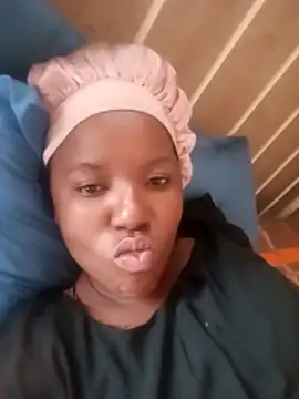 Snapshot of Coco_Nile chatting on May 26, 9:40 am Coco Nile online show from May 26, 9:40 am