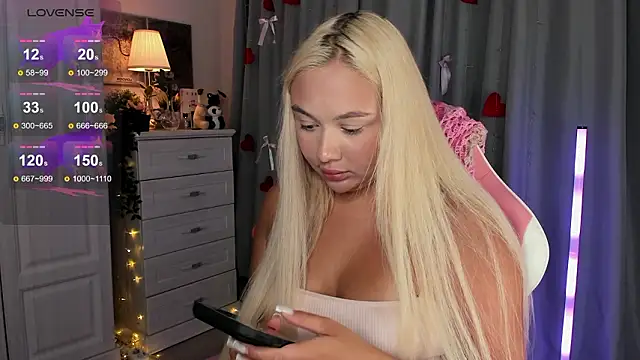 Snapshot of _Loneve__ chatting on March 26, 3:54 pm Loneve online show from March 26, 3:54 pm