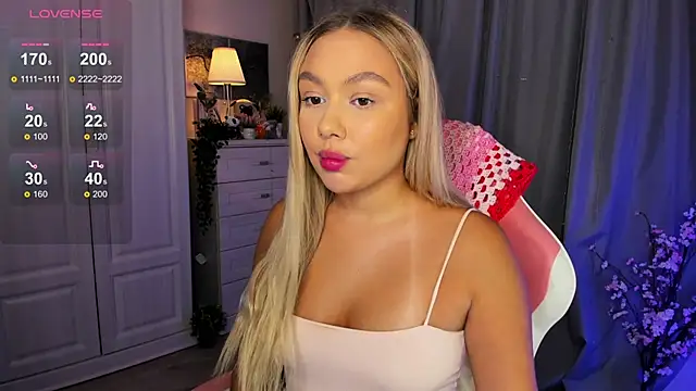 Snapshot of _Loneve__ chatting on October 11, 1:23 pm  Loneve   online show from October 11, 1:23 pm