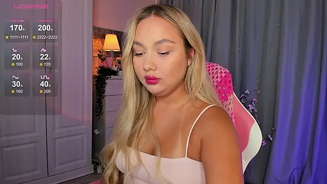 Snapshot of _Loneve__ chatting on October 4, 3:24 pm  Loneve   online show from October 4, 3:24 pm