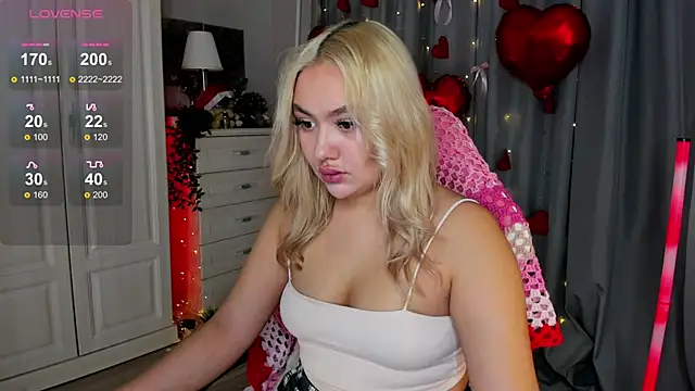 Snapshot of _Loneve__ chatting on February 14, 4:07 pm Loneve online show from February 14, 4:07 pm