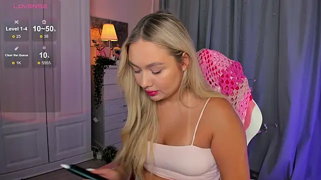 Snapshot of _Loneve__ chatting on October 5, 3:14 pm  Loneve   online show from October 5, 3:14 pm