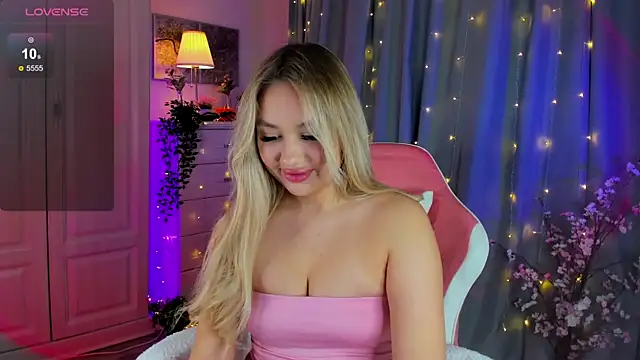 Snapshot of _Loneve__ chatting on March 21, 5:02 pm  Loneve   online show from March 21, 5:02 pm