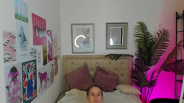 Lika 0ne online show from June 7, 11:59 am