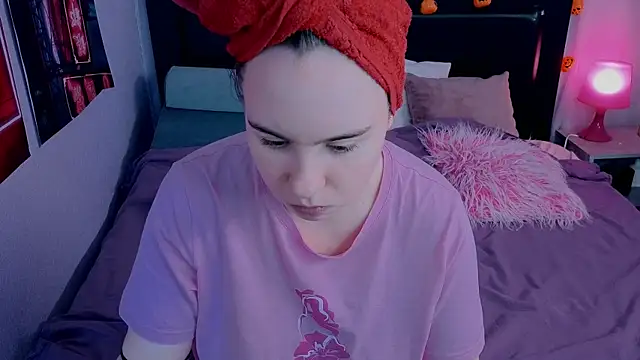 Lika 0ne online show from November 30, 10:49 am