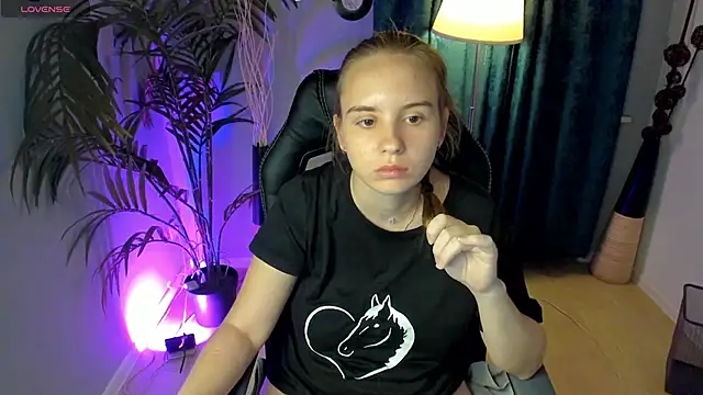 Lika 0ne online show from October 4, 12:28 pm