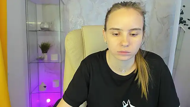 Lika 0ne online show from November 8, 1:47 pm