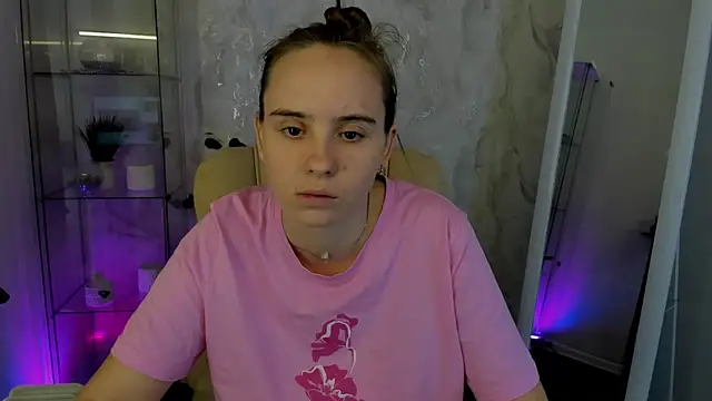 Lika 0ne online show from October 18, 12:18 pm