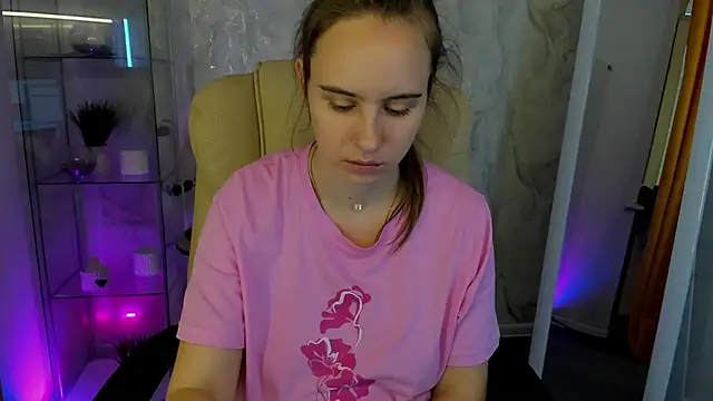 Lika 0ne online show from October 26, 11:10 am