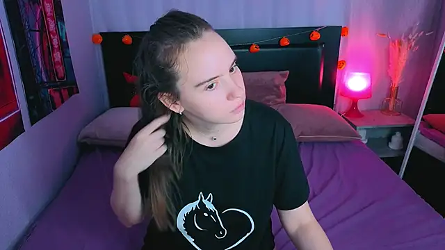 Lika 0ne online show from November 7, 9:58 am