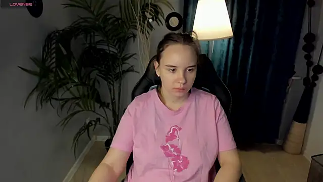 Lika 0ne online show from December 16, 12:09 pm