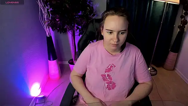 Lika 0ne online show from March 18, 12:08 pm