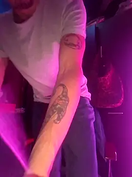 Chris MaVe  online show from January 8, 5:13 am