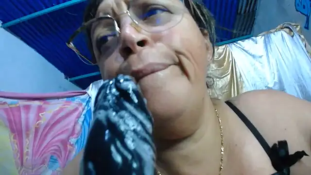 Snapshot of alina_maturehot chatting on July 19, 9:50 am alina maturehot online show from July 19, 9:50 am