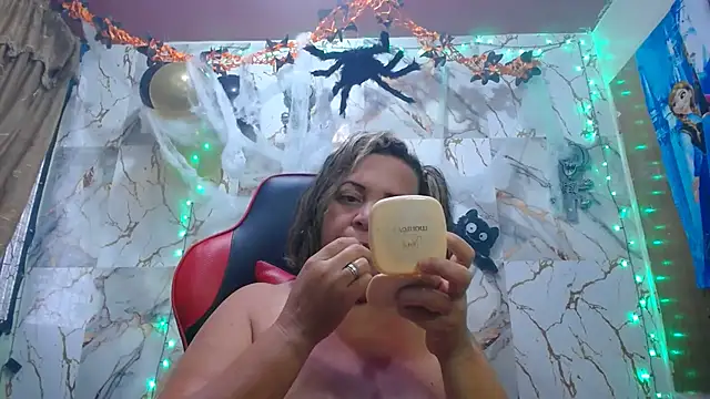 Snapshot of alina_maturehot chatting on October 19, 9:06 pm alina maturehot online show from October 19, 9:06 pm