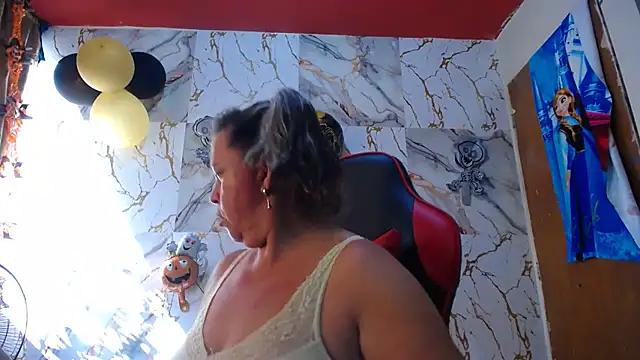 Snapshot of alina_maturehot chatting on October 25, 7:47 pm alina maturehot online show from October 25, 7:47 pm