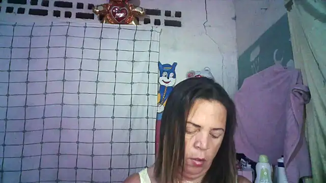 Snapshot of alina_maturehot chatting on March 23, 7:42 am alina maturehot online show from March 23, 7:42 am