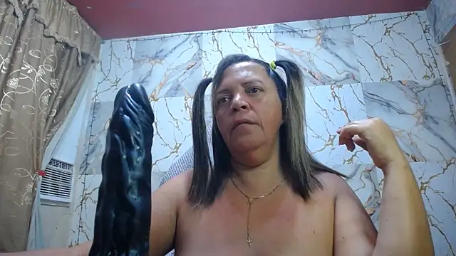 Snapshot of alina_maturehot chatting on June 22, 6:10 am alina maturehot online show from June 22, 6:10 am