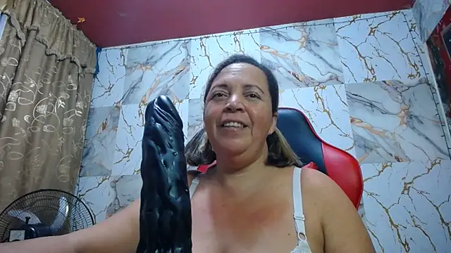 Snapshot of alina_maturehot chatting on November 28, 10:59 am alina maturehot online show from November 28, 10:59 am