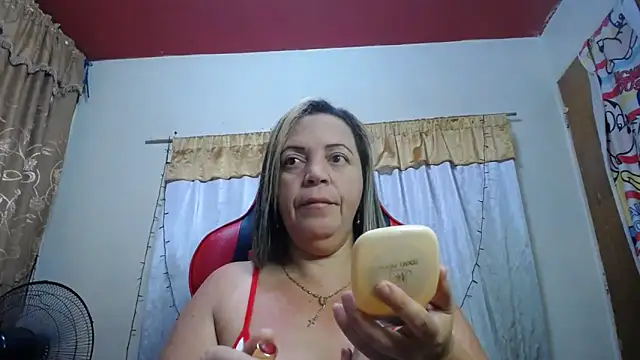Snapshot of alina_maturehot chatting on September 29, 7:26 am alina maturehot online show from September 29, 7:26 am