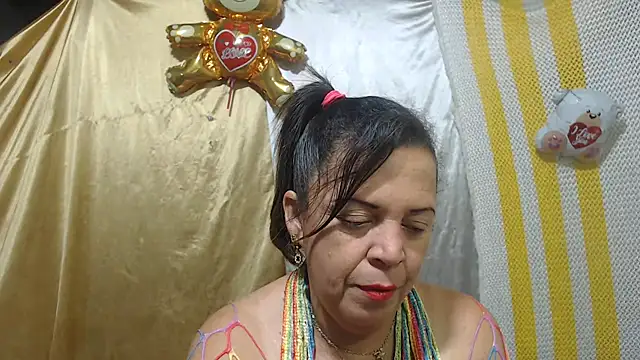Snapshot of alina_maturehot chatting on March 18, 12:50 pm alina maturehot online show from March 18, 12:50 pm