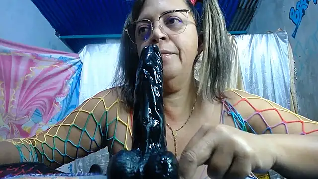 Snapshot of alina_maturehot chatting on July 13, 8:35 am alina maturehot online show from July 13, 8:35 am