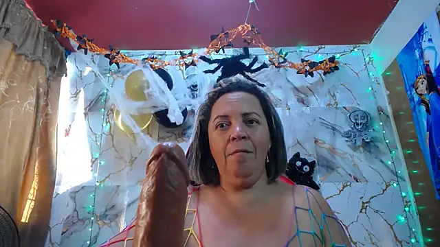 Snapshot of alina_maturehot chatting on October 20, 9:15 pm alina maturehot online show from October 20, 9:15 pm